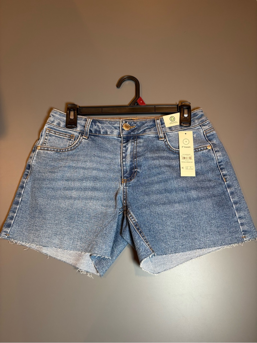 No Boundaries Medium Blue Raw-Hem Jean Shorts